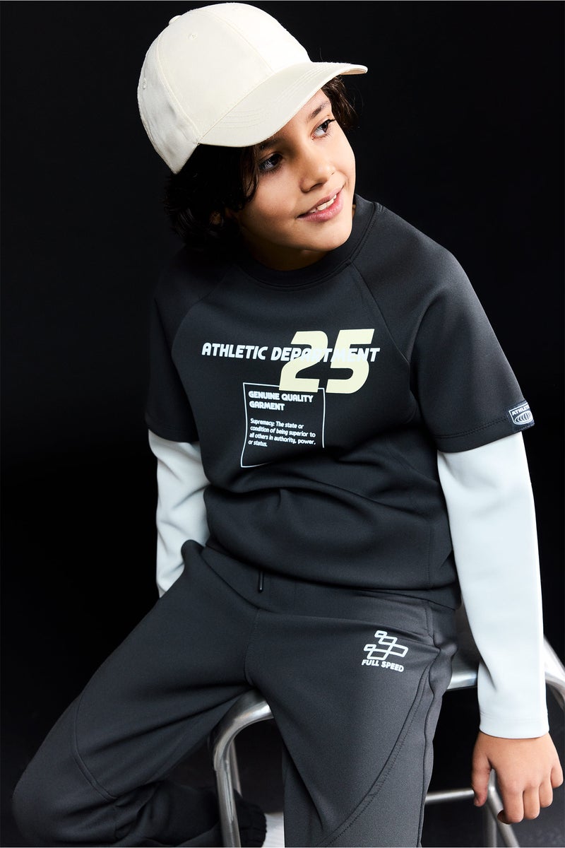 ديفاكتو سويت شيرت سكوبا أوفر سايز مطبوع أولادي - Image 3